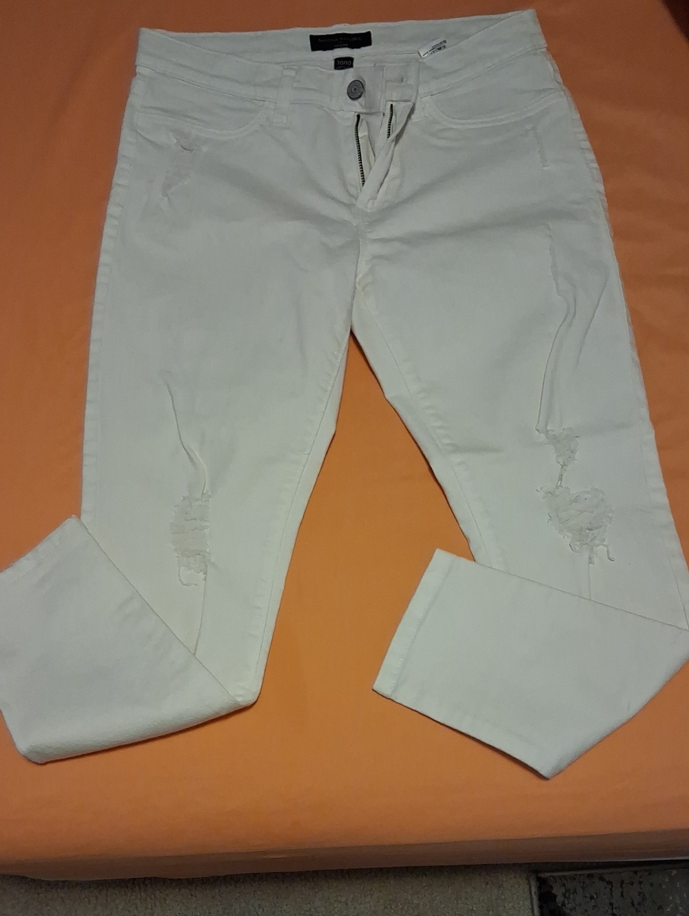 Banana Republic Women’s White Skinny Jeans with Subtle Distressing '